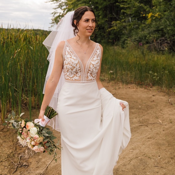 MIKAELLA Wedding Dress - Picture 7 of 9